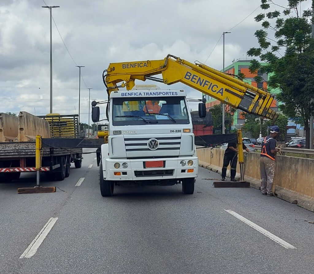 Caminhão Guindauto articulado